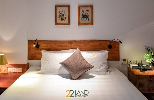 Dich Vong House | Deluxe double or twin in 22Land Residence