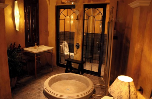 Ba Dinh Hotel | DEMO Inn & Ine - Poetic Studio Stay