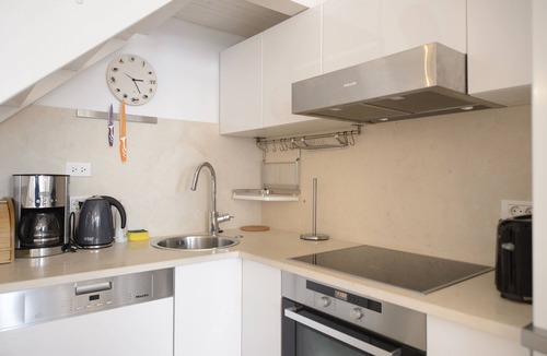 Brasov City Centre Apartment | Designer apartment in historic building