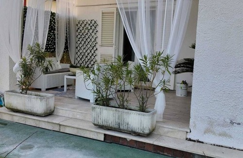 Tortoreto Lido Apartment | Detached apartment private garden facing the sea