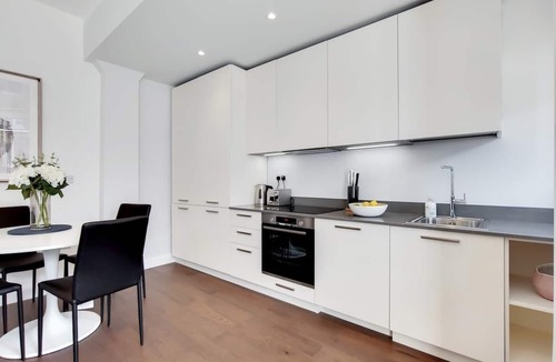 South Acton Apartment | DG1 – Family-Friendly 2-Bed with Garden in Acton