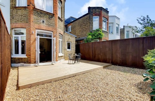 South Acton Apartment | DG1 – Family-Friendly 2-Bed with Garden in Acton