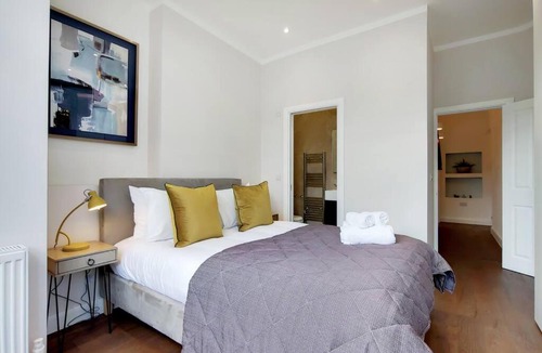 South Acton Apartment | DG1 - Family-Friendly 2-Bed with Garden in Acton - by Short Stories London