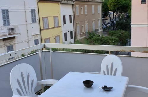 Grottammare Apartment | Die Hauptstraße von Grottammare, 50 Meter vom Meer entfernt by Interhome