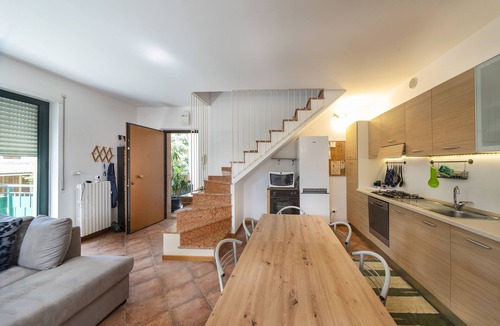 Affi Apartment | Dimora all'Angolo - moderno e in centro