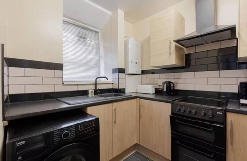 Greenwich West Apartment | Discounted stay for long stays and contractors in the heart of Greenwich