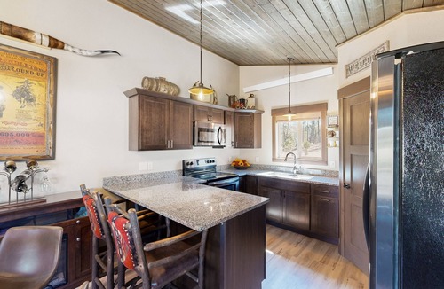 Sturgis Cabin | Dog-friendly mountain view cabin with a washer/dryer, BBQ, & full kitchen