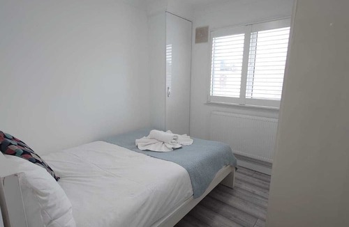 King's Cross House | Double Room - Private Bathroom 9-12