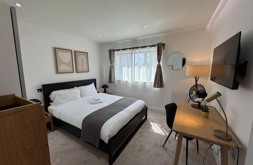 Fulham Broadway Apartment | Earl's Court Gem Sleeps 6 Lift & Tube
