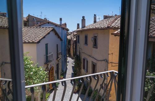 Lake Bracciano Apartment | Elegance and comfort in the country's most central historic building