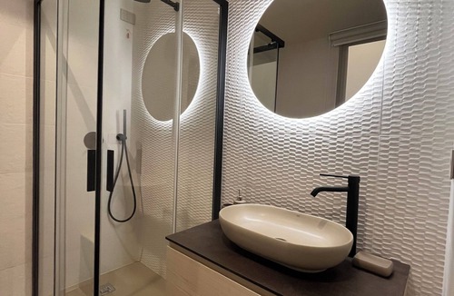 Vernazzano Basso Apartment | Elegance and Comfort in the Green Heart of Umbria "Suite Calipso"