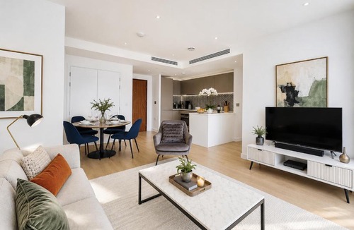 Wapping Apartment | Elegant 1 Bed Flat Near Tower Bridge With AC