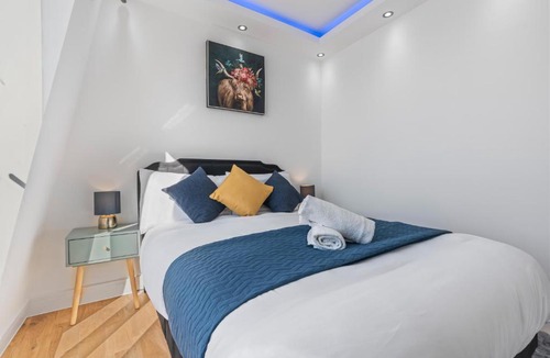 Bishop's Apartment | Elegant 2BR-1BATH Flat Near London Eye and Westminster