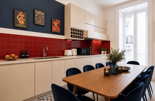 Historical Center Apartment | Elegant and bright 220 sqm renovated flat in the city center