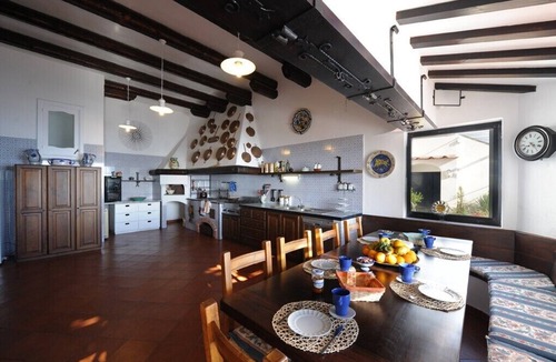 Positano Villa | Elegant and central villa with private gated parking in Positano