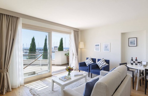 Scarlino Apartment | Elegant and spacious three-room apartment with frontal sea view characterized by an elegant and refined design of approximately 100 m2 and arranged on two levels.On the first floor it is composed of a living room with double sofa bed and fully equipped i