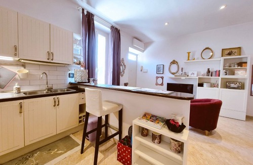 Marsala Apartment | Elegant Apartment with Small Terrace in San Lorenzo