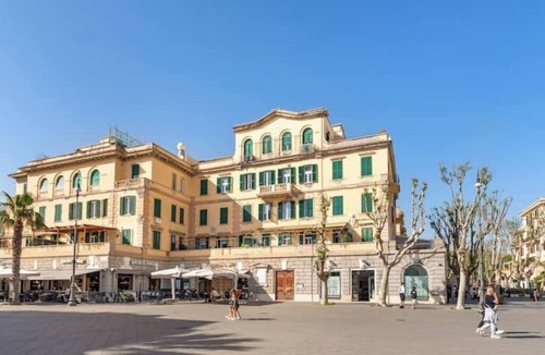 Quartiere XXXIV Lido di Ostia Levante House | Elegant beachfront home in the heart of Ostia