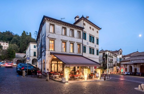 Asolo Apartment | Elegant Penthouse with Charming views in Asolo Historic Town