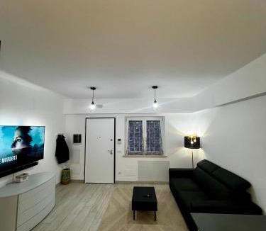 Suburbio VII Portuense Apartment | Elegant & Spacious 2BR 2BA Unit with Private Patio