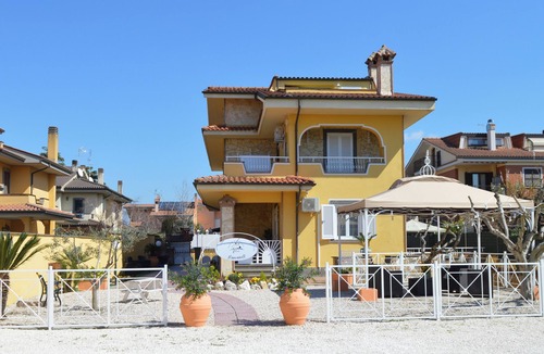 Ciampino Villa | Elegant Villa with Swimming Pool and Large Outdoor Spaces in Rome Ciampino !