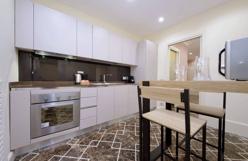 Quartiere XVII Trieste Apartment | Elegante appartamento vicino Villa Ada