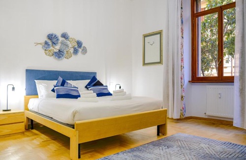 Rome City Centre Apartment | Elegantis Barberini Modern Apartment - Comfort in Rome Most Charming District