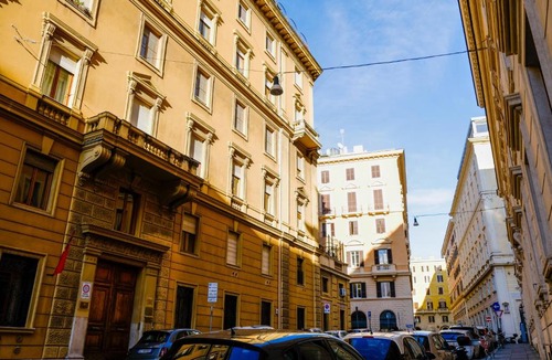 Rome City Centre Apartment | Elegantis Barberini Modern Apartment - Comfort in Rome Most Charming District
