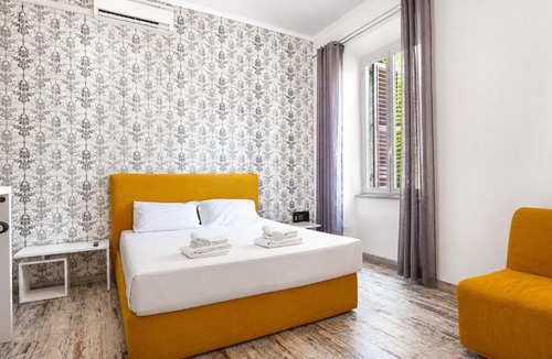 Rione III Colonna Apartment | Elegantis Campo Marzio Apartment With Terrace - Elegance near Spanish Steps Trevi and Pantheon