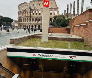 Quartiere XXIII Alessandrino Apartment | Elodie Deluxe apt -15 min Colosseum Metro - Center -Parking-Balcony