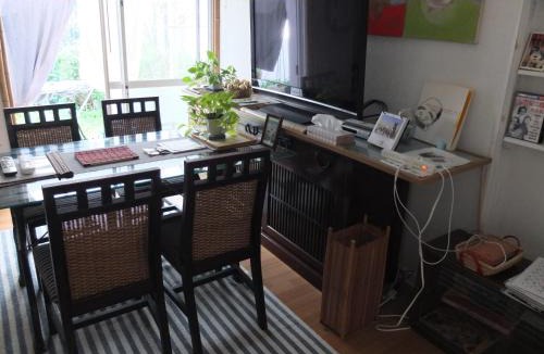 Katase Bed & Breakfast | EMS Enoshima クラシックアットホームハウス 寝室は個室 犬もOK