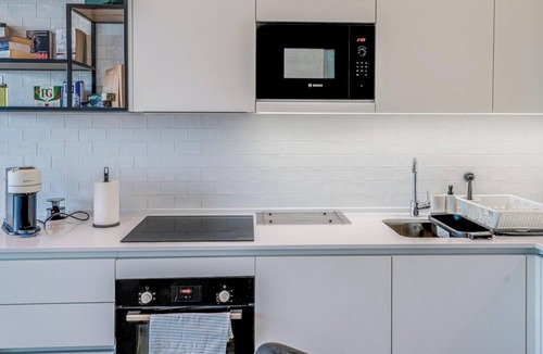 Alperton Apartment | Entire 2-Bed London Apartment | Wembley | Sleeps 6 | Lift & WiFi