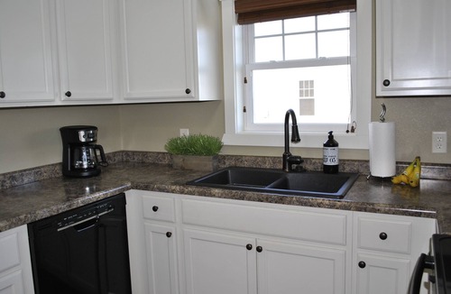 Chamberlain House | Entire home steps from the Missouri River!