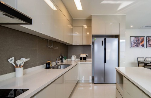 Xuan Tao Apartment | Entire spacious city-view apartment surrounded by local amenities.