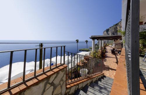 Marina Piccola House | Essence One by Sweet Capri