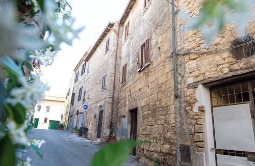 Tarquinia Apartment | Etruskings Holiday Home is a place where the past meets the present.