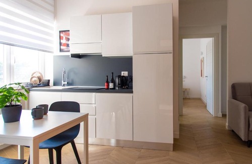 EUR Apartment | Eur appartamento vista lago Fattori