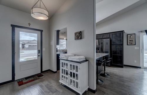 Rapid City House | Executive Golf Club Red Rocks Home, Locally Owned!