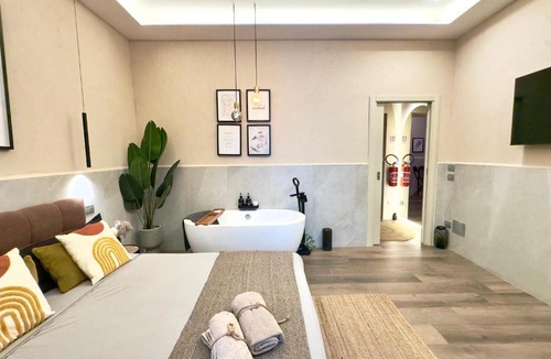Naples Apartment | Falco Deluxe Home - Naples Airport & Town