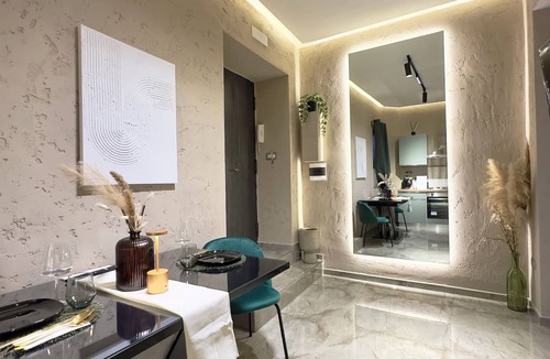 Naples Apartment | Falco Jacuzzi Home - Whirlpool bath in room - Naples