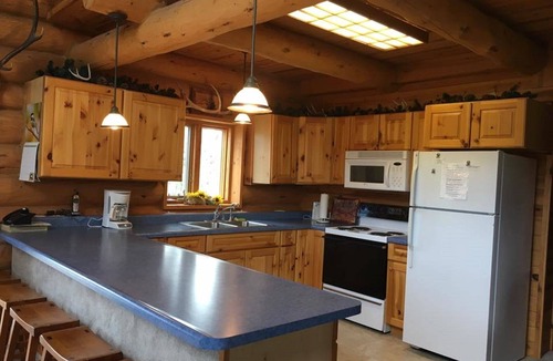 Hill City Cabin | Family Friendly 4BR, 3 Bath Cabin w/Hot Tub in the heart of the Black Hills