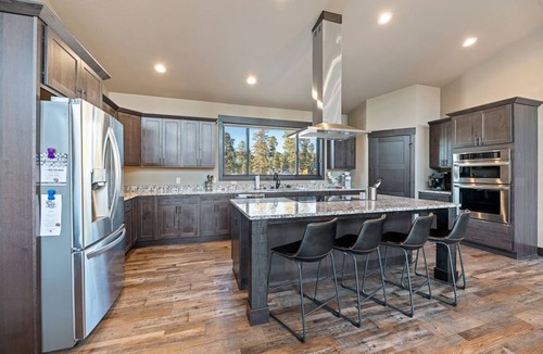 Lead House | Family Friendly, Hot Tub, Clubhouse access, Ample parking room
