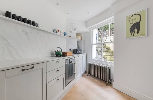 Newington House | Family House Up To 10ppl w/ Rooftop Terrace