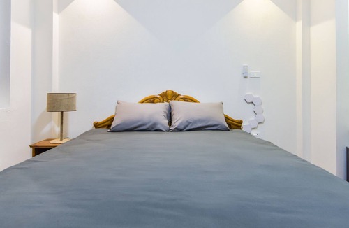 Hang Buom House | Fancy Homestay * Hanoi Old Quarter * Private room/ Quiet