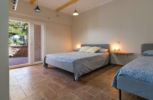 Riotorto House | Farmhouse 'Al Posto Giusto - Gioia' with Shared Garden, Wi-Fi and Air Conditioning