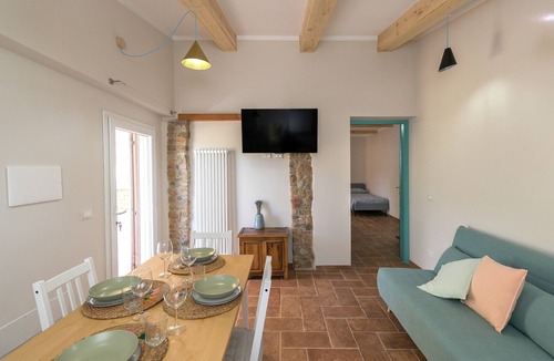 Riotorto House | Farmhouse 'Al Posto Giusto - Gioia' with Shared Garden, Wi-Fi and Air Conditioning