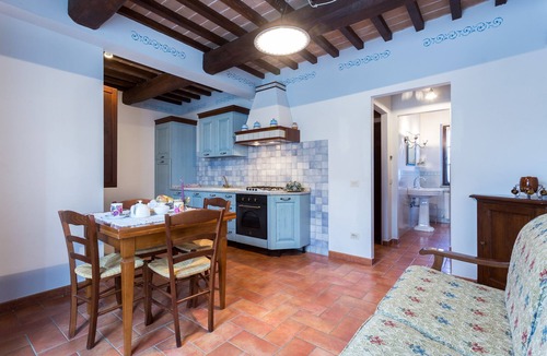 Rigutini House | Farmhouse on Lake Trasimeno, entire structure 13 apartments