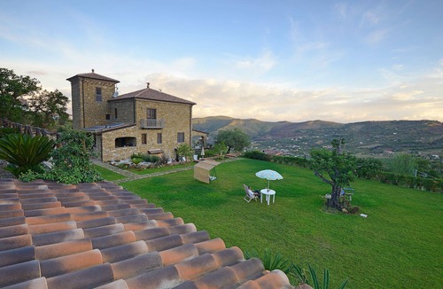 Castellabate House | Farmhouse with infinity pool: A unique experience-Onice