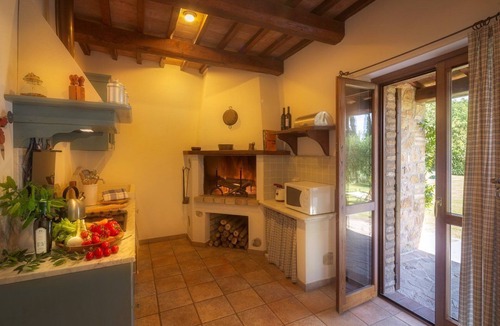 Doglio House | Fattoria di Vibio, Majestic farmhouse nestled in nature with pool and SPA