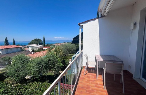 Bardolino Apartment | Ferdrago - Balcone vista lago con Parcheggio coperto